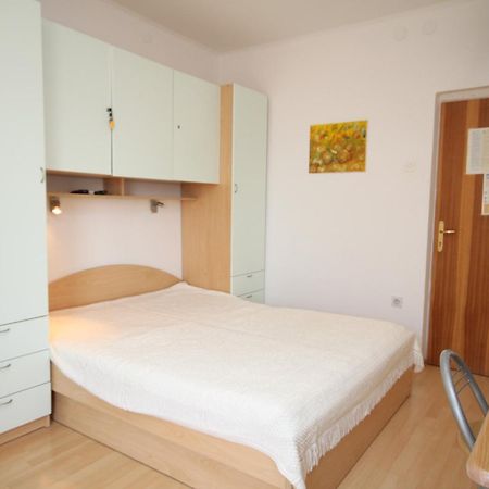 Apartments With A Parking Space Makarska - 6693 Oda fotoğraf