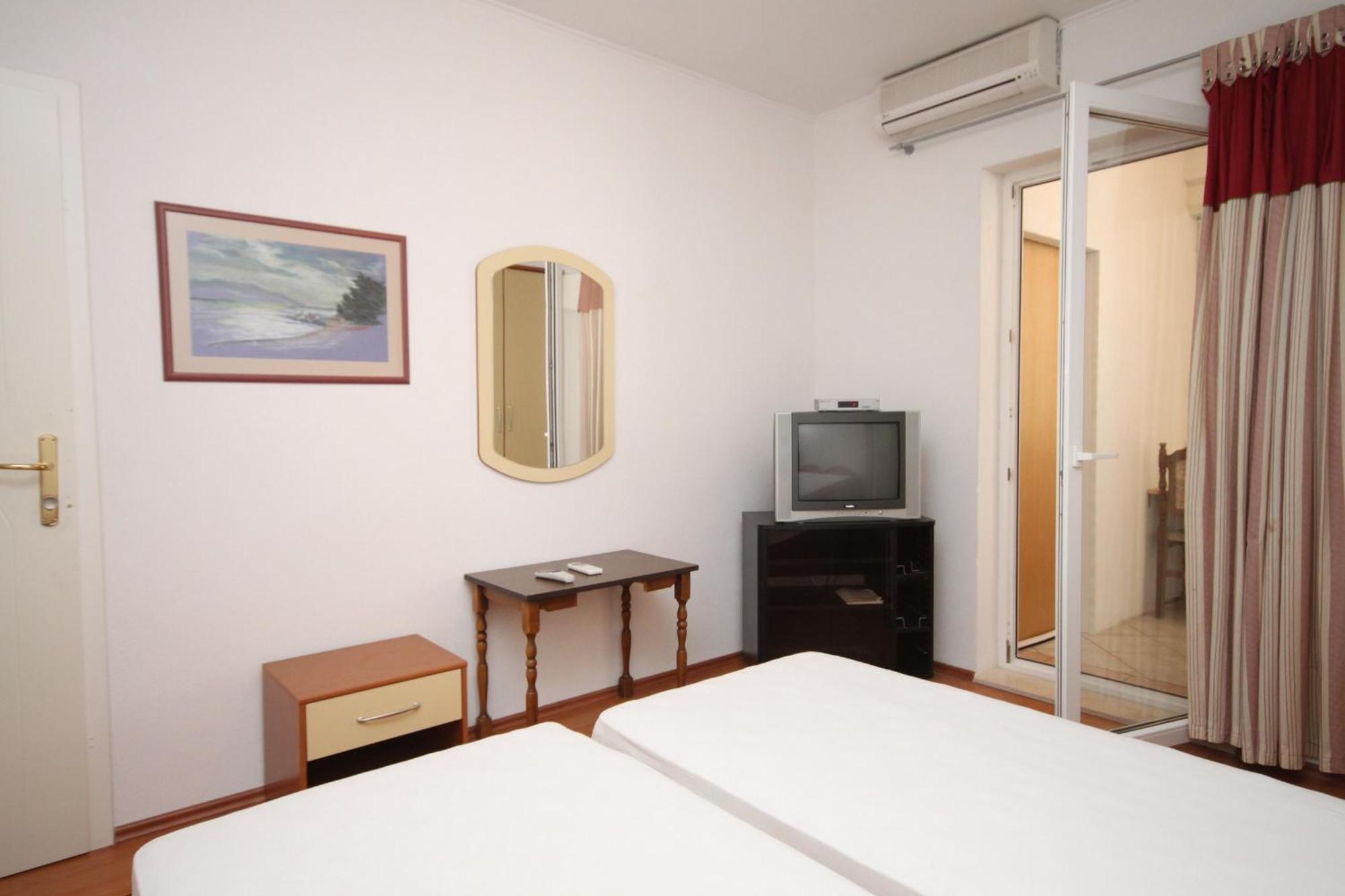 Apartments With A Parking Space Makarska - 6693 Oda fotoğraf